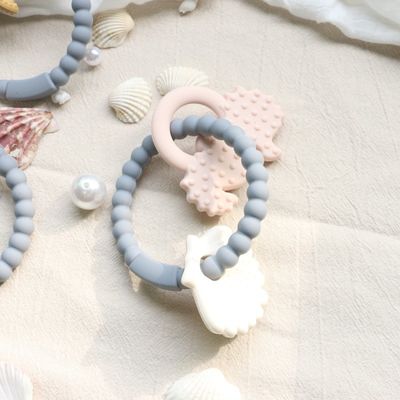 खाद्य ग्रेड सिलिकॉन बेबी Teether गैर विषैले डिजाइन और आसान पकड़ हैंडल के साथ BPA मुक्त सिलिकॉन Teething रिंग